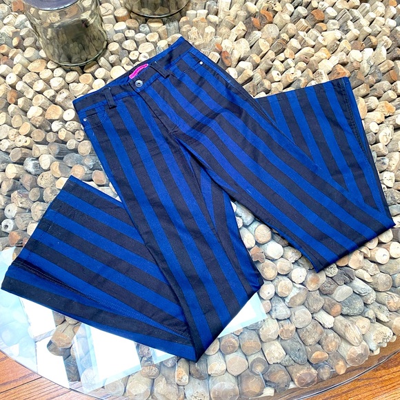 Alice + Olivia Denim - Alice and Olivia High Rise Striped Flare Jeans sz2